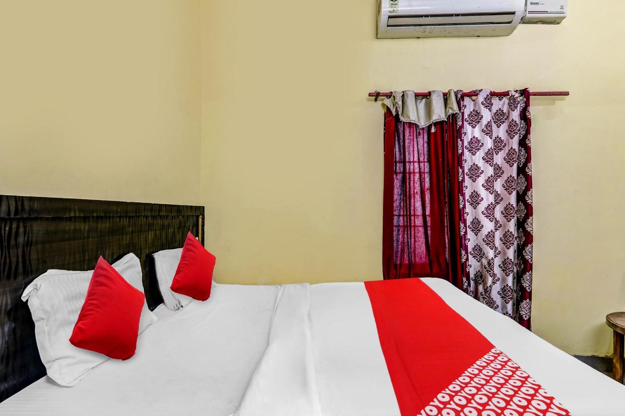 Bijnaur Flagship Hotel Suman Niwas מראה חיצוני תמונה